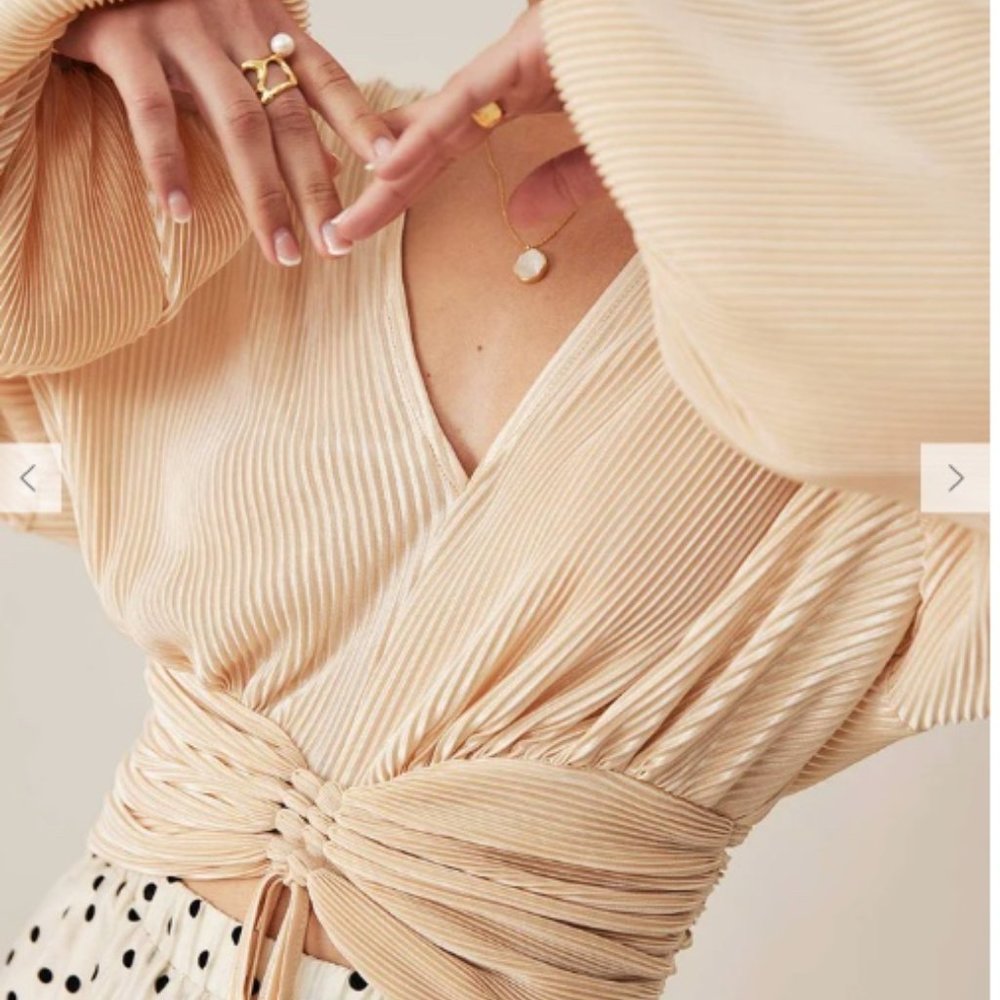 Romantic 💘 RIHOAS Soft Pink Ruched Shimmer Crop Blouse